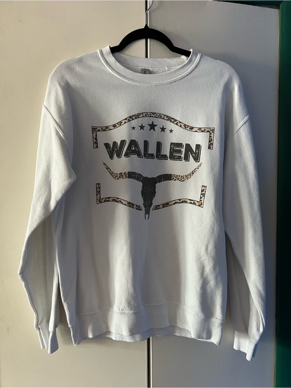 Gildan White Crewneck Sweatshirt with Leopard-Accent Bull Skull Graphic